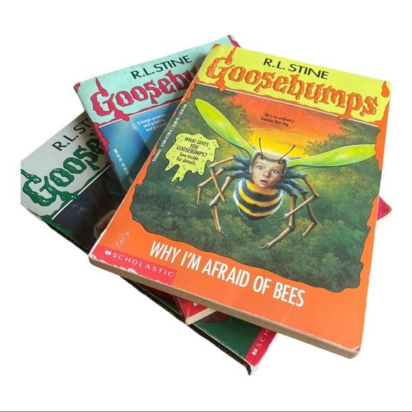 90’s R.L. Stine Goosebumps Books Vintage - Picture 2 of 3